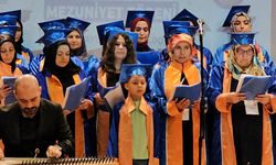 Hiti Anne Üniversitesi mezunları kep giydi