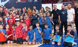 Yunusemreli badmintoncular Çorum’daki  Türkiye Şampiyonası'na damga vurdu