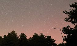 Çorum'da eşsiz görüntüler: Perseid meteor yağmuru gökyüzünü aydınlattı