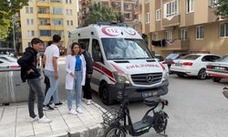 Elektrikli bisikletteki 2 öğrenci yaralandı