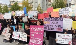 Çorum’da liseliler meydana indi, cinayetleri protesto etti