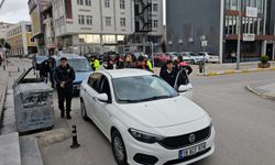 Üniversite öğrencilerinin yoğun olduğu bölgede polis denetimi