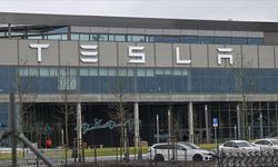 Tesla'nın piyasa değeri  1 trilyon dolara ulaştı