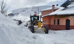 Çorum'da kar nedeniyle 150 köy yolunda çalışma yapılıyor