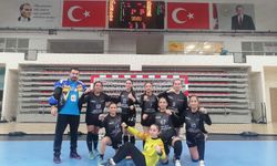 Hentbolcular lidere güç yetiremedi: 28-32