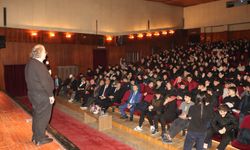 Lise öğrencilerine  “sosyolojik bakış” söyleşisi