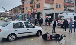 Motosiklet ile otomobil çarpıştı: 1 yaralı