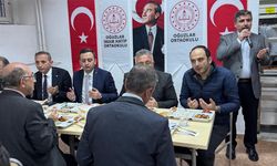 Oğuzlar'da Kaymakam Yılmaz,  veli ve öğrencilerle iftar yaptı