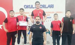 3 küçük güreşçi final biletini kaptı