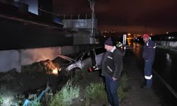 Otomobil kanala düştü 1 yaralı