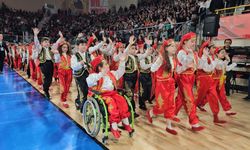 23 Nisan Coşkusunda Engelleri yıkan gülümseme”