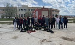 İtfaiye ekiplerinden üniversite  öğrencilerine uygulamalı eğitim