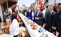 Kadınların el emeği göz  nuru ürünleri sergilendi