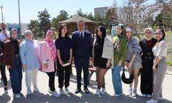 Muhsin Dere üniversite  öğrencileri ile buluştu