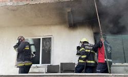 2 katlı müstakil evde yangın çıktı