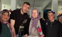 Eskiyapar köyü muhtarından  kadınlara Anneler Günü jesti