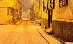 Çorum'da yazı beklerken kar yağdı! İş o görüntüler