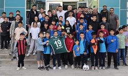 Akkentli minik futbolcular Nafican Yardımcı ile buluştu