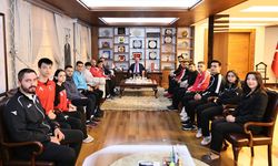Başarılı sporculardan Vali Çalgan’a 19 Mayıs ziyareti