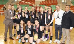 Voleybol B genç kızlarda şampiyon Şehit Abdullah Tayyip Olçok