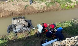 Sulama kanalına düşen otomobildeki anne-baba ve 2 aylık bebek yaralandı