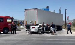 Çevreyolunda otomobil ile TIR çarpıştı