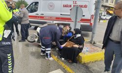Otomobille üç tekerlekli motosiklet çarpıştı: 4 yaralı