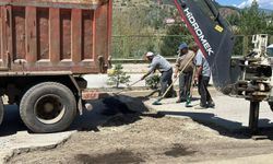 İskilip Belediyesi ekipleri asfalt onarımlarına başladı