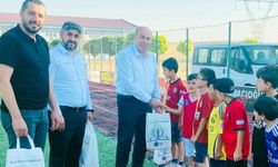 Alaca'da geleceğin yıldız futbolcularına forma desteği
