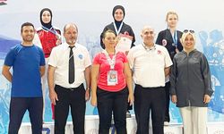 Kickboksçular İzmir’i salladı