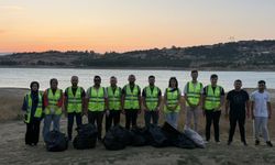 AK Partili gençlerden barajda temizlik