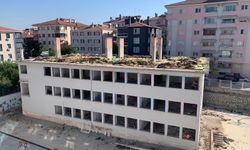 Bahçelievler İlkokulu  ek binası yıkılıyor