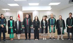 Genç avukatlar cübbe giydi