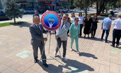 Eğitim-İş ve ADD’den  ortak çelenk töreni