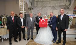 İlhan Aşkın kızını evlendirdi