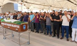 Öldürülen genç kadın gözyaşlarıyla uğurlandı