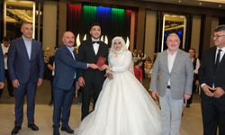 Muhtar Arif Çınar oğlunu evlendirdi