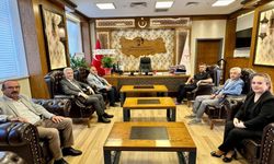 AK Parti’den Başhekime “hayırlı olsun” ziyareti