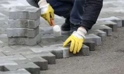 Eskikaradona köyüne beton parke taşı döşeme yapım işi ihale edilecektir