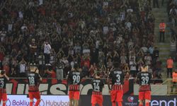 9 bin 287 taraftar izledi