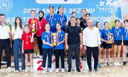 Çorum’da yıldız raketlerin şampiyonları belli oldu