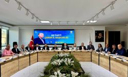 AK Parti’de ilçe  başkanları buluştu