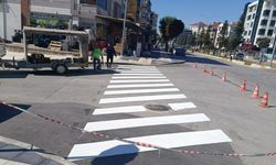 Yol çizgileri yenileniyor