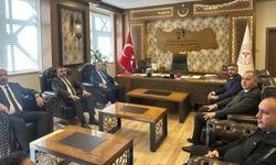 MHP’den Başhekime ziyaret