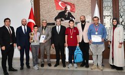 Çağlar, mangala şampiyonları Ünal ve Kolcu’yu ödüllendirdi