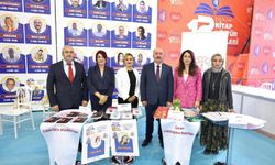 Öğretmen yazarlar  okurları ile buluştu