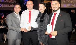 CHP’ye katkı sunanlara plaket