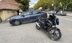 Motosiklet ile otomobil çarpıştı: 1 yaralı