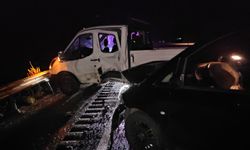 Çorum’da kamyonetle minibüs çarpıştı: 7 yaralı
