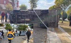 Kale'de kamyonet devrildi: 1'i çocuk 5 kişi yaralandı